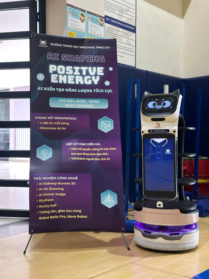 Robot tương tác học sinh tại sự kiện AI Vinschool